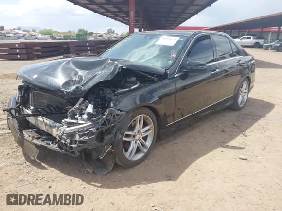 ✅ 2012 Mercedes-Benz C 300 Sport • VIN: WDDGF8BB6CR227922 • Lot: 41950171. Wystawiony na IAAI z przebiegiem 99 242 mil. Bezpłatny archiwum sprzedaży aukcyjnych z USA i szczegółowy raport historii pojazdu na DreamBid. Zdjęcie 16.