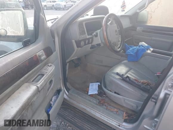 ✅ 2003 Lincoln Aviator Luxury • VIN: 5LMEU68H93ZJ09265 • Lot: 42885902. Wystawiony na IAAI z przebiegiem 250 164 mil. Bezpłatny archiwum sprzedaży aukcyjnych z USA i szczegółowy raport historii pojazdu na DreamBid. Zdjęcie 5.