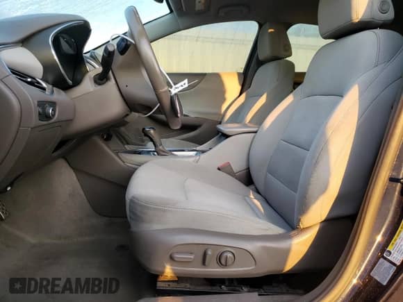 2016 Chevrolet Malibu LT z VIN 1G1ZE5ST6GF357261, wystawiony jako Copart lot #83763445 z przebiegiem 103 685 mil mil oraz Szkoda całkowita • Salvage title. Historia ofert i sprzedaży dostępna na DreamBid. Obrazek 7.