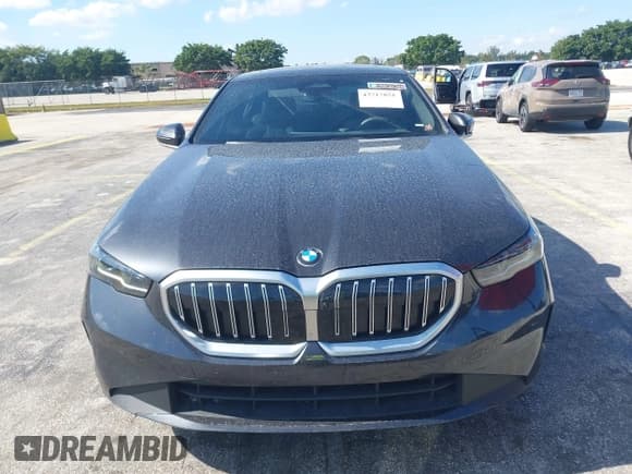 ✅ 2026 BMW 5 Series 530i • VIN: WBA43FJ04TCV59416 • Лот: 43717851. Опубликован ранее на IAAI с пробегом 6 711 миль. Бесплатный доступ к архиву аукционных продаж из США и подробный отчёт об истории автомобиля на DreamBid. Изображение 12.