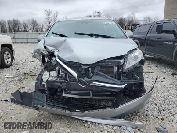 ✅ 2020 Toyota Sienna LE • VIN: 5TDJZ3DC8LS241354 • Lot: 51140555. Listed on Copart with 105,028 mi. Free auction sales archive from the USA and detailed vehicle history report at DreamBid. Image 5.