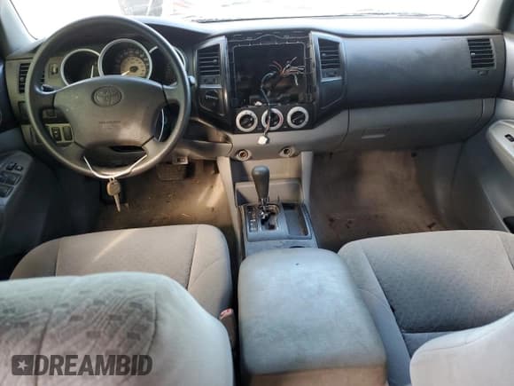 ✅ 2008 Toyota Tacoma • VIN: 5TELU42N38Z485957 • Lot: 81910165. Listed on Copart with 324,946 mi. Free auction sales archive from the USA and detailed vehicle history report at DreamBid. Image 8.