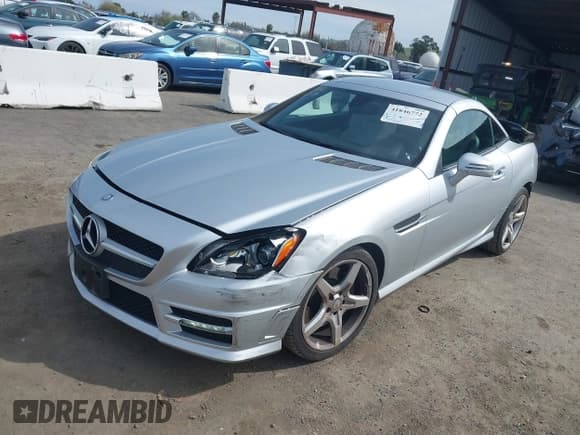 ✅ 2013 Mercedes-Benz SLK 250 • VIN: WDDPK4HA3DF054317 • Lot: 41846772. Wystawiony na IAAI z przebiegiem 90 811 mil. Bezpłatny archiwum sprzedaży aukcyjnych z USA i szczegółowy raport historii pojazdu na DreamBid. Zdjęcie 2.
