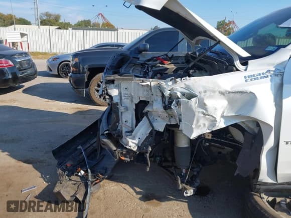 ✅ 2022 Chevrolet Tahoe High Country • VIN: 1GNSKTKT4NR226662 • Лот: 43460253. Опубликован ранее на IAAI с пробегом 86 693 миль. Бесплатный доступ к архиву аукционных продаж из США и подробный отчёт об истории автомобиля на DreamBid. Изображение 6.