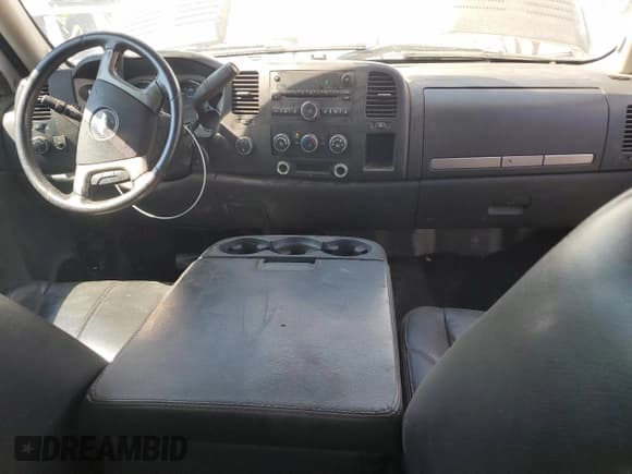 ✅ 2008 Chevrolet Silverado 2500HD 1LT • VIN: 1GCHK29K98E114493 • Lot: 70193904. Wystawiony na Copart z przebiegiem 215 117 mil. Bezpłatny archiwum sprzedaży aukcyjnych z USA i szczegółowy raport historii pojazdu na DreamBid. Zdjęcie 8.