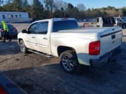 ✅ 2009 Chevrolet Silverado 1500 • VIN: 3GCEC33J49G178179 • Lot: 41810627. Wystawiony na IAAI z przebiegiem 205 823 mil. Bezpłatny archiwum sprzedaży aukcyjnych z USA i szczegółowy raport historii pojazdu na DreamBid. Zdjęcie 3.