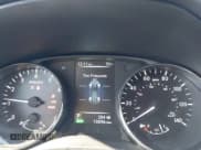 ✅ 2017 Nissan Rogue SV • VIN: JN8AT2MT5HW144572 • Lot: 43812229. Wystawiony na IAAI z przebiegiem 73 896 mil. Bezpłatny archiwum sprzedaży aukcyjnych z USA i szczegółowy raport historii pojazdu na DreamBid. Zdjęcie 7.