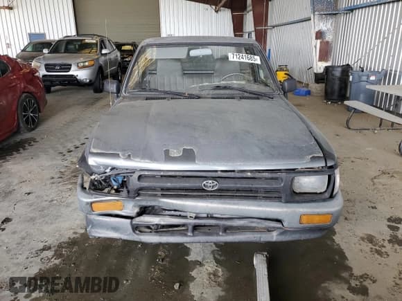 ✅ 1993 Toyota Pickup • VIN: 4TARN81A5PZ138875 • Lot: 71241685. Listed on Copart with 146,929 mi. Free auction sales archive from the USA and detailed vehicle history report at DreamBid. Image 5.