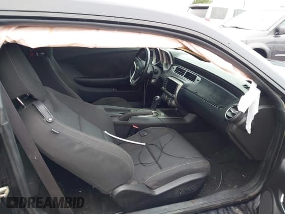 ✅ 2013 Chevrolet Camaro LT • VIN: 2G1FB1E39D9110756 • Lot: 42515570. Wystawiony na IAAI z przebiegiem 164 831 mil. Bezpłatny archiwum sprzedaży aukcyjnych z USA i szczegółowy raport historii pojazdu na DreamBid. Zdjęcie 5.