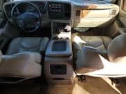 ✅ 2003 Chevrolet Suburban LT • VIN: 1GNEC16Z93J235334 • Лот: 87717995. Опубликован ранее на Copart с пробегом 299 627 миль. Бесплатный доступ к архиву аукционных продаж из США и подробный отчёт об истории автомобиля на DreamBid. Изображение 8.