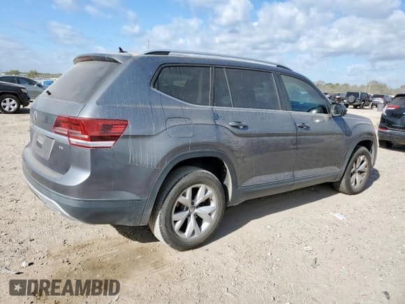 ✅ 2018 Volkswagen Atlas Launch Edition • VIN: 1V2BR2CA2JC510931 • Lot: 92288355. Wystawiony na Copart z przebiegiem 140 914 mil. Bezpłatny archiwum sprzedaży aukcyjnych z USA i szczegółowy raport historii pojazdu na DreamBid. Zdjęcie 3.