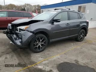 ✅ 2017 Toyota RAV4 SE • VIN: JTMJFREV3HJ161721 • Lot: 93430385. Wystawiony na Copart z przebiegiem 121 241 mil. Bezpłatny archiwum sprzedaży aukcyjnych z USA i szczegółowy raport historii pojazdu na DreamBid. Zdjęcie 1.