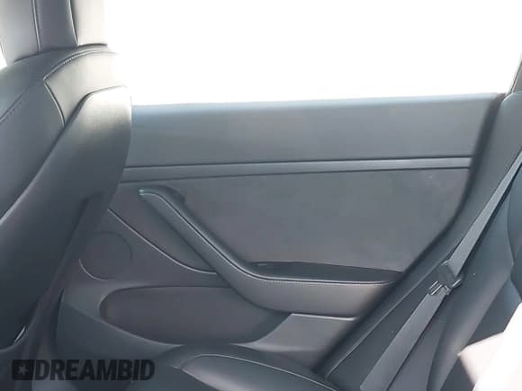 ✅ 2022 Tesla Model 3 Long Range • VIN: 5YJ3E1EB3NF273540 • Lot: 41978069. Wystawiony na IAAI z przebiegiem 27 247 mil. Bezpłatny archiwum sprzedaży aukcyjnych z USA i szczegółowy raport historii pojazdu na DreamBid. Zdjęcie 24.