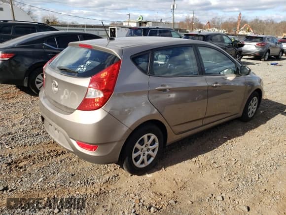 ✅ 2014 Hyundai Accent GS • VIN: KMHCT5AE8EU186250 • Lot: 92932675. Listed on Copart with 155,921 mi. Free auction sales archive from the USA and detailed vehicle history report at DreamBid. Image 3.