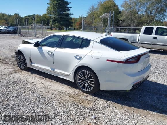 ✅ 2019 Kia Stinger • VIN: KNAE15LA4K6067735 • Лот: 43464465. Опубликован ранее на IAAI с пробегом 97 392 миль. Бесплатный доступ к архиву аукционных продаж из США и подробный отчёт об истории автомобиля на DreamBid. Изображение 3.