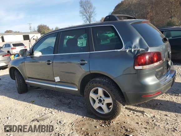 ✅ 2005 Volkswagen Touareg • VIN: WVGZG77L75D075978 • Lot: 92805195. Wystawiony na Copart z przebiegiem Nie podano. Bezpłatny archiwum sprzedaży aukcyjnych z USA i szczegółowy raport historii pojazdu na DreamBid. Zdjęcie 2.
