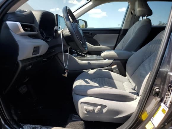 ✅ 2022 Toyota Highlander Hybrid LE • VIN: 5TDBBRCH7NS561390 • Lot: 62463815. Listed on Copart with 51,002 mi. Free auction sales archive from the USA and detailed vehicle history report at DreamBid. Image 7.
