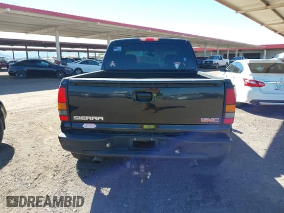 ✅ 2006 GMC Sierra Denali • VIN: 2GTEK63N461166948 • Lot: 43296309. Listed on IAAI with 297,371 mi. Free auction sales archive from the USA and detailed vehicle history report at DreamBid. Image 14.