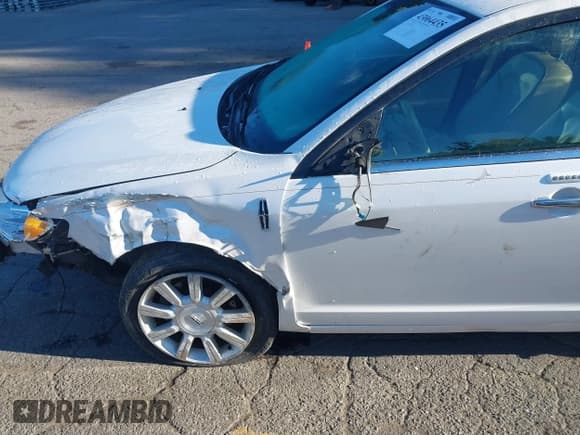 ✅ 2010 Lincoln MKZ • VIN: 3LNHL2GC2AR606614 • Lot: 43064435. Listed on IAAI with 143,166 mi. Free auction sales archive from the USA and detailed vehicle history report at DreamBid. Image 6.
