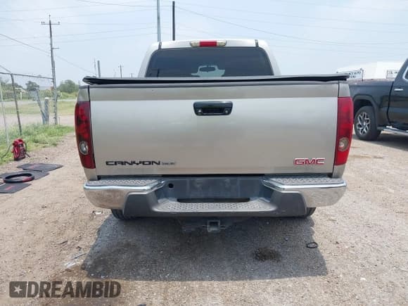 ✅ 2007 GMC Canyon SLE2 • VIN: 1GTDT13E178250154 • Lot: 42305794. Listed on IAAI with 106,818 mi. Free auction sales archive from the USA and detailed vehicle history report at DreamBid. Image 17.