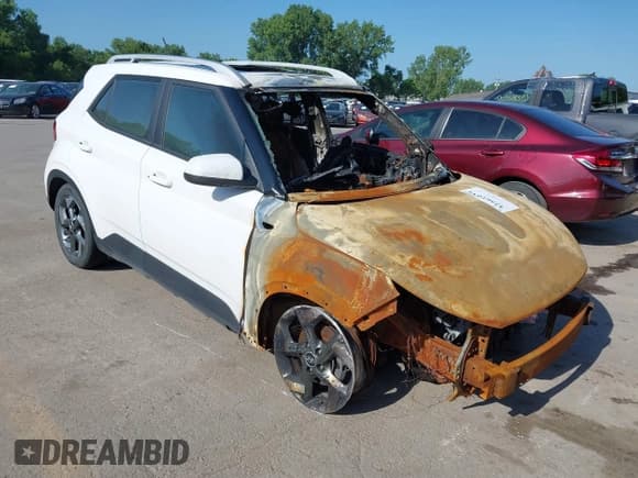 ✅ 2025 Hyundai Venue SEL • VIN: KMHRC8A31SU354977 • Lot: 42561034. Listed on IAAI with Not provided. Free auction sales archive from the USA and detailed vehicle history report at DreamBid. Image 1.