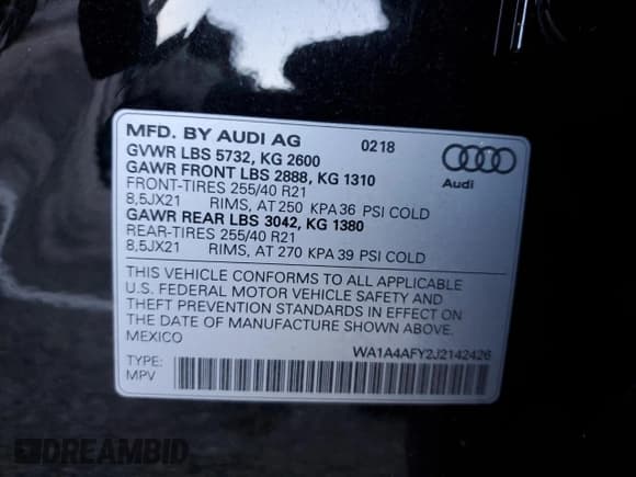 ✅ 2018 Audi SQ5 Premium Plus • VIN: WA1A4AFY2J2142426 • Лот: 45934893. Опубликован ранее на Copart с пробегом 15 563 миль. Бесплатный доступ к архиву аукционных продаж из США и подробный отчёт об истории автомобиля на DreamBid. Изображение 13.