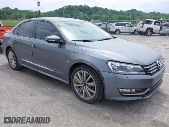✅ 2012 Volkswagen Passat S • VIN: 1VWAP7A39CC074390 • Lot: 42147260. Wystawiony na IAAI z przebiegiem 114 996 mil. Bezpłatny archiwum sprzedaży aukcyjnych z USA i szczegółowy raport historii pojazdu na DreamBid. Zdjęcie 1.
