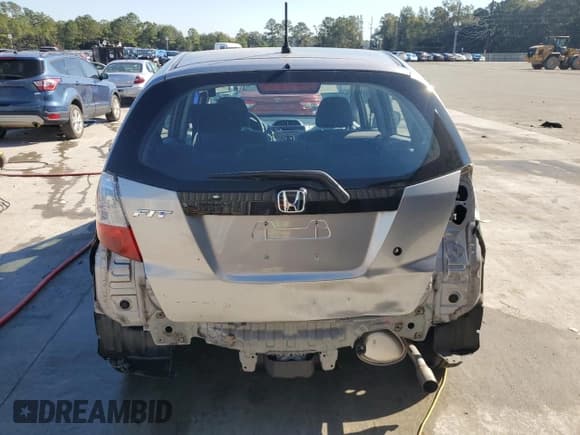 ✅ 2010 Honda Fit • VIN: JHMGE8H21AS011792 • Lot: 91878045. Wystawiony na Copart z przebiegiem 29 026 mil. Bezpłatny archiwum sprzedaży aukcyjnych z USA i szczegółowy raport historii pojazdu na DreamBid. Zdjęcie 6.