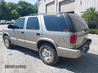 ✅ 2001 Chevrolet Blazer LT • VIN: 1GNDT13WX12214103 • Lot: 42939139. Wystawiony na IAAI z przebiegiem 54 848 mil. Bezpłatny archiwum sprzedaży aukcyjnych z USA i szczegółowy raport historii pojazdu na DreamBid. Zdjęcie 3.