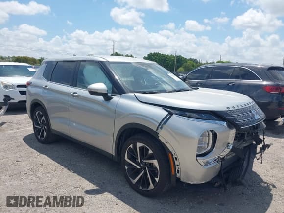 ✅ 2024 Mitsubishi Outlander SE • VIN: JA4J3VA87RZ012811 • Lot: 42150085. Listed on IAAI with 15,491 mi. Free auction sales archive from the USA and detailed vehicle history report at DreamBid. Image 1.