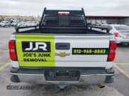 ✅ 2015 Chevrolet Silverado 2500HD LT • VIN: 1GC1KVEGXFF133842 • Lot: 41572202. Wystawiony na IAAI z przebiegiem 266 016 mil. Bezpłatny archiwum sprzedaży aukcyjnych z USA i szczegółowy raport historii pojazdu na DreamBid. Zdjęcie 17.