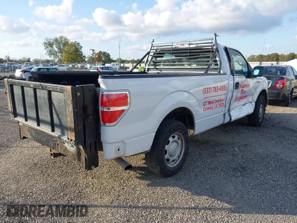 ✅ 2011 Ford F-150 XL • VIN: 1FTNF1CF1BKD62520 • Lot: 43766500. Wystawiony na IAAI z przebiegiem 205 222 mil. Bezpłatny archiwum sprzedaży aukcyjnych z USA i szczegółowy raport historii pojazdu na DreamBid. Zdjęcie 4.