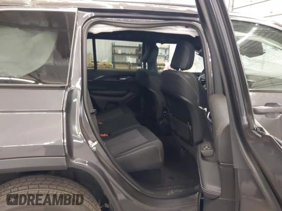 ✅ 2025 Jeep Grand Cherokee Altitude X • VIN: 1C4RJHAG5SC278876 • Лот: 42261321. Опубликован ранее на IAAI с пробегом 819 миль. Бесплатный доступ к архиву аукционных продаж из США и подробный отчёт об истории автомобиля на DreamBid. Изображение 8.