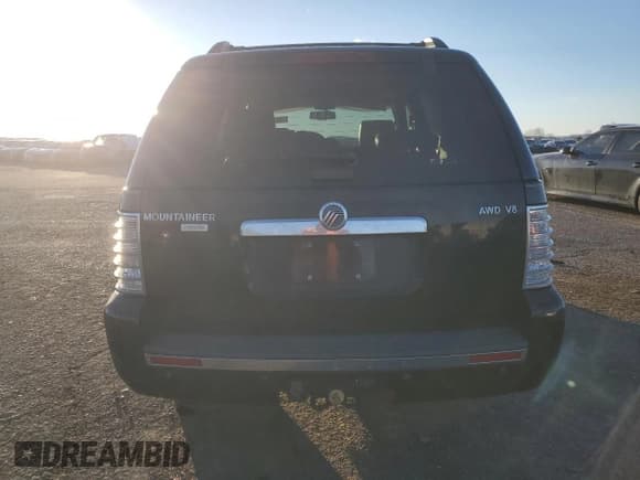 ✅ 2006 Mercury Mountaineer Premier • VIN: 4M2EU48866UJ25897 • Lot: 61158105. Wystawiony na Copart z przebiegiem 231 822 mil. Bezpłatny archiwum sprzedaży aukcyjnych z USA i szczegółowy raport historii pojazdu na DreamBid. Zdjęcie 6.