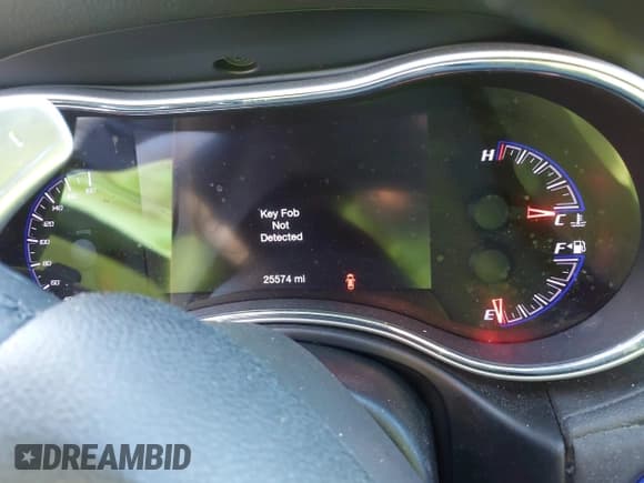 ✅ 2016 Jeep Grand Cherokee SRT • VIN: 1C4RJFDJ1GC373079 • Lot: 43528859. Wystawiony na IAAI z przebiegiem 25 574 mil. Bezpłatny archiwum sprzedaży aukcyjnych z USA i szczegółowy raport historii pojazdu na DreamBid. Zdjęcie 7.