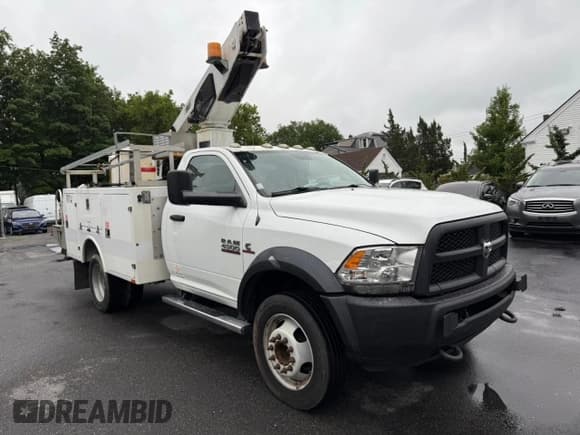 ✅ 2013 Ram 4500 • VIN: 3C7WRKAL3DG563021 • Lot: 61506875. Wystawiony na Copart z przebiegiem 177 291 mil. Bezpłatny archiwum sprzedaży aukcyjnych z USA i szczegółowy raport historii pojazdu na DreamBid. Zdjęcie 1.