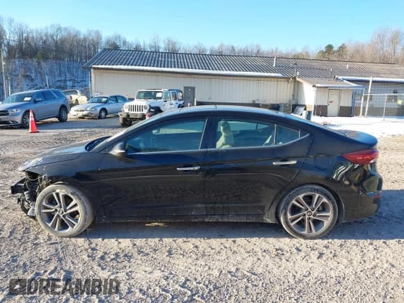 ✅ 2017 Hyundai Elantra Value Edition • VIN: 5NPD84LF3HH072844 • Lot: 41419611. Listed on IAAI with 77,067 mi. Free auction sales archive from the USA and detailed vehicle history report at DreamBid. Image 15.