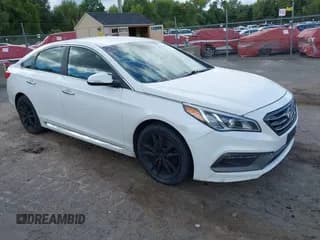 ✅ 2015 Hyundai Sonata Sport • VIN: 5NPE34AB5FH119713 • Lot: 43105633. Wystawiony na IAAI z przebiegiem 223 845 mil. Bezpłatny archiwum sprzedaży aukcyjnych z USA i szczegółowy raport historii pojazdu na DreamBid. Zdjęcie 1.