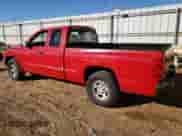 2005 Dodge Dakota ST z VIN 1D7HE22K75S247631, wystawiony jako Copart lot #75274584 z przebiegiem 217 695 mil mil oraz Szkoda całkowita • Salvage title. Historia ofert i sprzedaży dostępna na DreamBid. Obrazek 2.