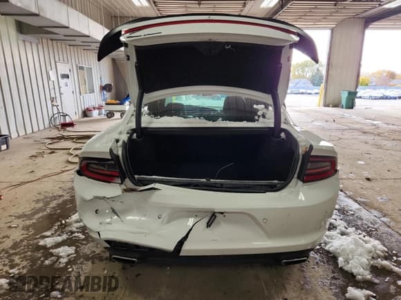 ✅ 2018 Dodge Charger SXT Plus • VIN: 2C3CDXHG3JH186811 • Лот: 91502455. Опубликован ранее на Copart с пробегом 71 745 миль. Бесплатный доступ к архиву аукционных продаж из США и подробный отчёт об истории автомобиля на DreamBid. Изображение 6.