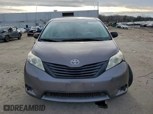 ✅ 2013 Toyota Sienna L • VIN: 5TDZK3DC6DS403636 • Lot: 93187025. Listed on Copart with 228,661 mi. Free auction sales archive from the USA and detailed vehicle history report at DreamBid. Image 5.