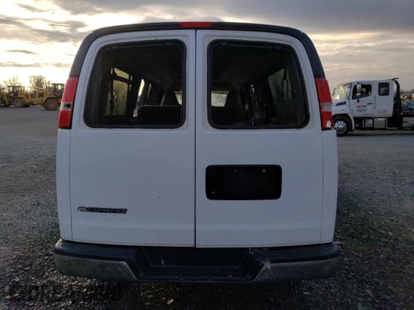 ✅ 2017 Chevrolet Express Passenger LT • VIN: 1GAZGPFG1H1180376 • Лот: 81500724. Опубликован ранее на Copart с пробегом Не указан. Бесплатный доступ к архиву аукционных продаж из США и подробный отчёт об истории автомобиля на DreamBid. Изображение 6.