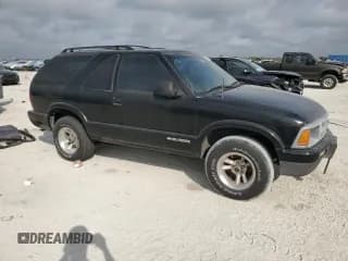 ✅ 1995 Chevrolet Blazer LS • VIN: 1GNCS18WXSK252374 • Lot: 45168065. Wystawiony na Copart z przebiegiem 291 772 mil. Bezpłatny archiwum sprzedaży aukcyjnych z USA i szczegółowy raport historii pojazdu na DreamBid. Zdjęcie 4.