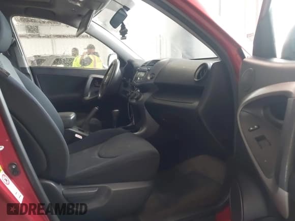 ✅ 2008 Toyota RAV4 Sport • VIN: JTMBD32V186057498 • Lot: 43299110. Listed on IAAI with 191,533 mi. Free auction sales archive from the USA and detailed vehicle history report at DreamBid. Image 5.