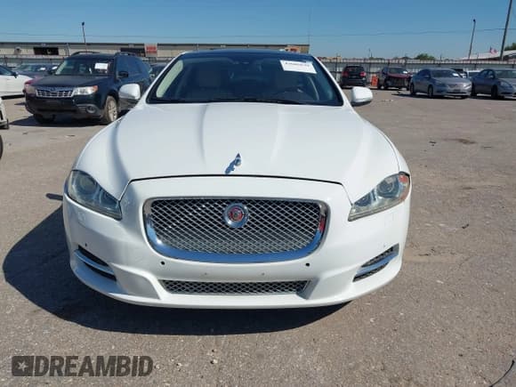✅ 2015 Jaguar XJ Portfolio • VIN: SAJWA2GZ9F8V84076 • Lot: 43605639. Wystawiony na IAAI z przebiegiem 50 008 mil. Bezpłatny archiwum sprzedaży aukcyjnych z USA i szczegółowy raport historii pojazdu na DreamBid. Zdjęcie 12.