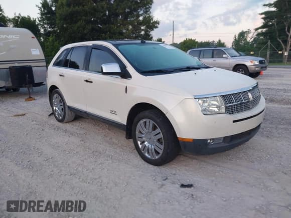 ✅ 2008 Lincoln MKX • VIN: 2LMDU68C08BJ03677 • Lot: 42695181. Listed on IAAI with 220,331 mi. Free auction sales archive from the USA and detailed vehicle history report at DreamBid. Image 1.