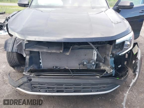 ✅ 2024 Volkswagen Atlas SE • VIN: 1V2DR2CA1RC576374 • Lot: 42491607. Listed on IAAI with 23,355 mi. Free auction sales archive from the USA and detailed vehicle history report at DreamBid. Image 6.