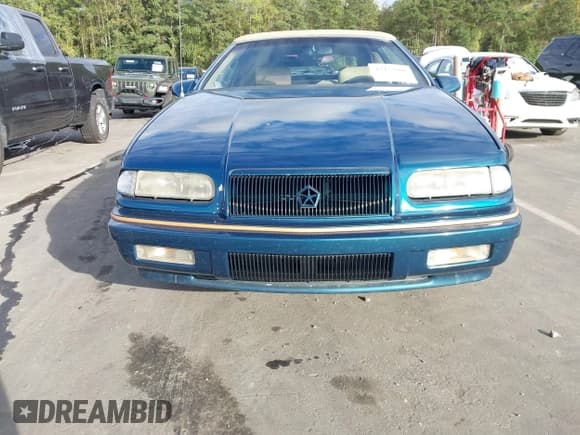 ✅ 1995 Chrysler LeBaron GTC • VIN: 1C3EU453XSF533823 • Lot: 43433006. Wystawiony na IAAI z przebiegiem 105 026 mil. Bezpłatny archiwum sprzedaży aukcyjnych z USA i szczegółowy raport historii pojazdu na DreamBid. Zdjęcie 6.