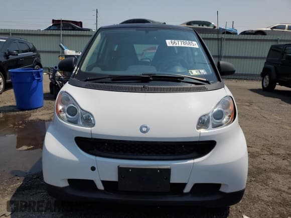 ✅ 2012 Smart fortwo Pure • VIN: WMEEJ3BA4CK526023 • Lot: 66778685. Wystawiony na Copart z przebiegiem 42 671 mil. Bezpłatny archiwum sprzedaży aukcyjnych z USA i szczegółowy raport historii pojazdu na DreamBid. Zdjęcie 5.