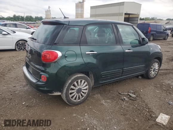 ✅ 2014 FIAT 500L Easy • VIN: ZFBCFABH9EZ016885 • Lot: 58693655. Listed on Copart with 162,898 mi. Free auction sales archive from the USA and detailed vehicle history report at DreamBid. Image 3.